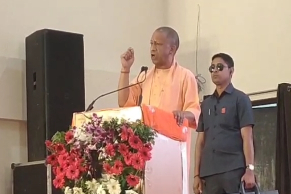 CM Yogi: नए भारत में बेईमानो के लिए कोई जगह नहीं, ऐसी कार्रवाई करेंगे जो नजीर
बनेगी, उनकी पीढ़ियां याद करेगी