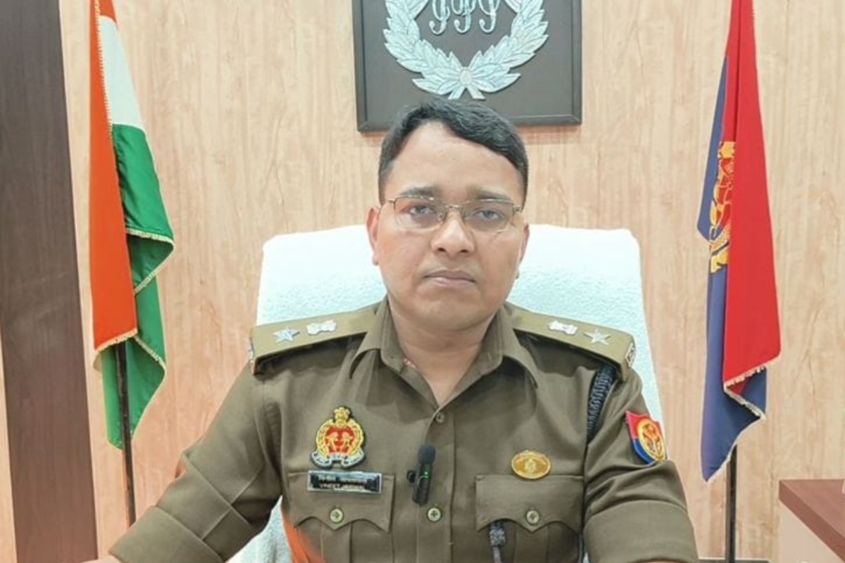 Gonda Police Transfer: एसपी ने एक इंस्पेक्टर समेत 17 सब इंस्पेक्टर की तैनाती में
किया फेरबदल बदल, देखें लिस्ट