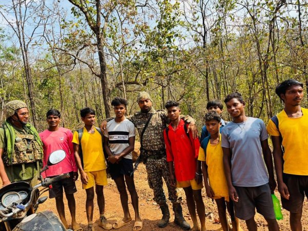 नक्सल प्रभावित इलाके में ITBP ने लगाया कम्प, मार्च 2026 तक नक्सलवाद का होगा ख़त्म, देखें Photo...