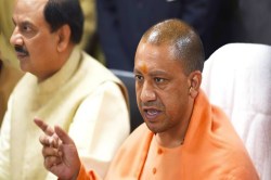 CM Yogi Strict Order: मुख्यमंत्री का निर्देश, नाबालिग बच्चों के हाथ में न हो
ई-रिक्शा की कमान - image