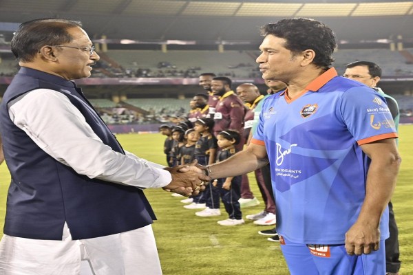 IML 2025: "क्रिकेट के भगवान" सचिन तेंदुलकर से मिलकर अच्छा लगा, CM साय ने खिलाड़ियों से की मुलाकात, देखें Photos