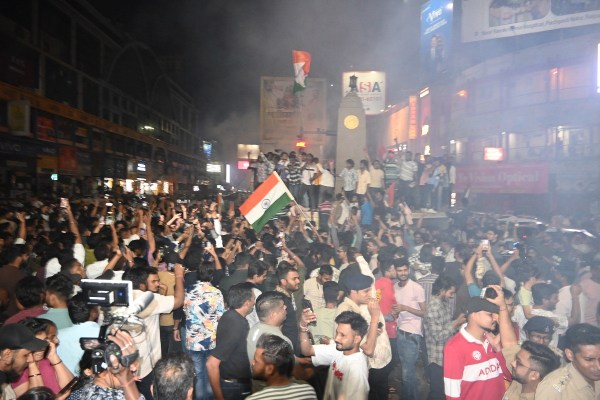 India Wins Champions Trophy: भारत की जीत का जोरदार जश्न, छत्तीसगढ़ के आसमान में दिखी रंग-बिरंगी आतिशबाजी