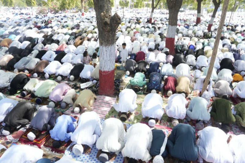 देश की सलामती और भाईचारे की मांगी गई दुआएं