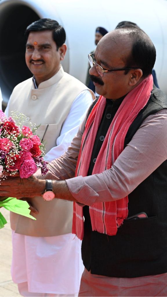 राष्ट्रपति द्रौपदी मुर्मू ने विधानसभा परिसर में किया कदम्ब का पौधरोपण, आगमन पर हुआ भव्य स्वागत