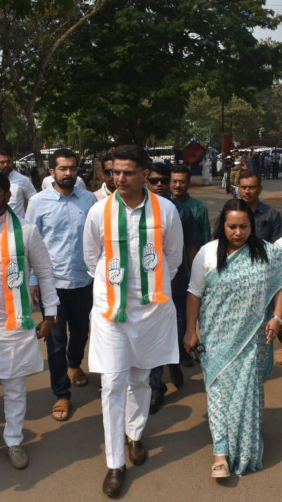 कवासी से जेल में मिले पायलट, बोले - BJP का विरोध करने पर ये चरित्र हनने की करते हैं कोशिश