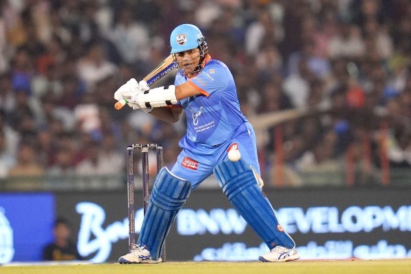 IML 2025 Final: सचिन तेंदुलकर ने उठाई ट्रॉफी, झूम उठे 50 हजार से ज्यादा दर्शक... देखें जीत की खूबसूरत तस्वीरें