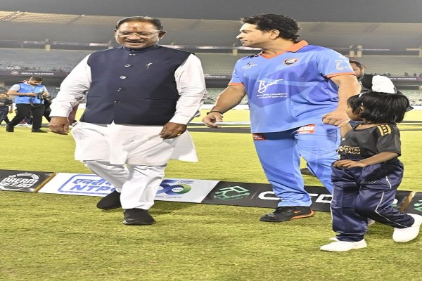 IML 2025: "क्रिकेट के भगवान" सचिन तेंदुलकर से मिलकर अच्छा लगा, CM साय ने खिलाड़ियों से की मुलाकात, देखें Photos
