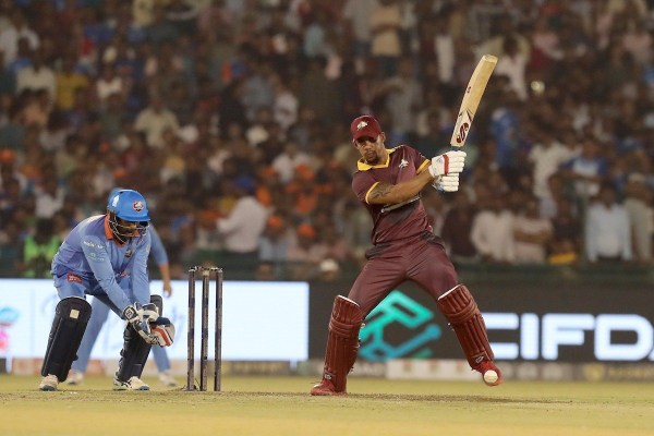 IML 2025 Final: सचिन तेंदुलकर ने उठाई ट्रॉफी, झूम उठे 50 हजार से ज्यादा दर्शक... देखें जीत की खूबसूरत तस्वीरें