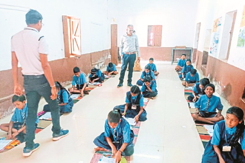 8th Board Exam 2025: 8वीं बोर्ड परीक्षा में बड़ी गड़बड़ी, इस लापरवाही के चलते बच्चों को हुई परेशानी, पालकों ने की शिकायत