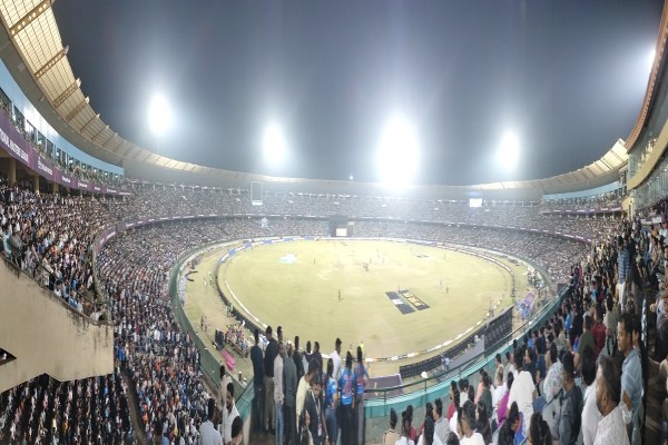 IML 2025 Final: सचिन तेंदुलकर ने उठाई ट्रॉफी, झूम उठे 50 हजार से ज्यादा दर्शक... देखें जीत की खूबसूरत तस्वीरें