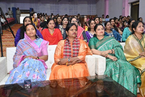 CG News: नारी शक्ति ने रचा नया कीर्तिमान! रैंप पर दिखाई आत्मविश्वास की झलक, मंत्री राजवाड़े ने कही ये बात