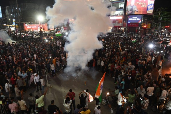 India Wins Champions Trophy: भारत की जीत का जोरदार जश्न, छत्तीसगढ़ के आसमान में दिखी रंग-बिरंगी आतिशबाजी