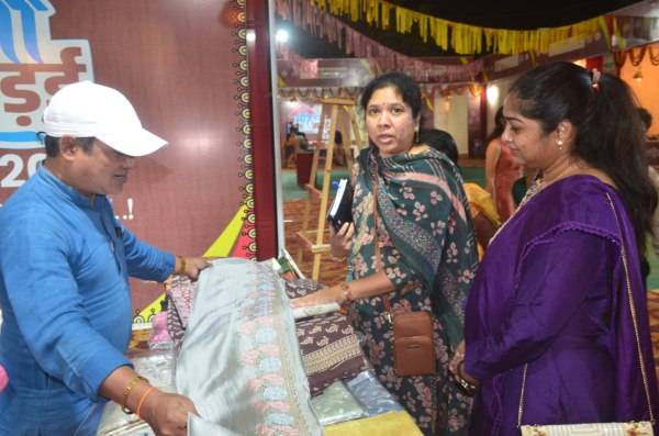 Mahila Madai 2025: राजधानी रायपुर में महिला मड़ई का शुभारंभ, देखें तस्वीरें