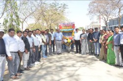 पुष्पवर्षा कर रवाना किया शिक्षा रथ, करीब 101 गांवों में पहुंचेगा - image