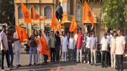 राणा सांगा पर बिगड़े बोल का विरोध, सपा सांसद का पुतला फूंका - image