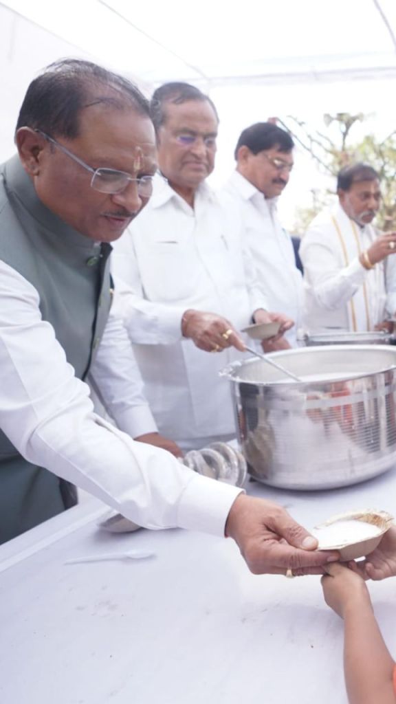 Girodpuri Mela: CM साय गिरौदपुरी मेला में हुए शामिल, की ये बड़ी घोषणा, देखें

