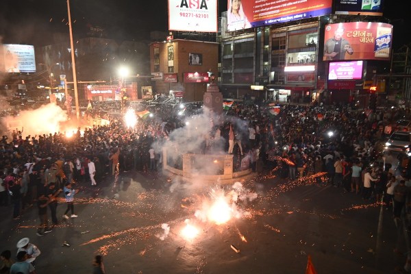 India Wins Champions Trophy: भारत की जीत का जोरदार जश्न, छत्तीसगढ़ के आसमान में दिखी रंग-बिरंगी आतिशबाजी