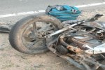 CG Road Accident: दो बाइकों की आमने-सामने भिड़ंत, शिक्षक की दर्दनाक मौत, तीन लोग गंभीर रूप से घायल