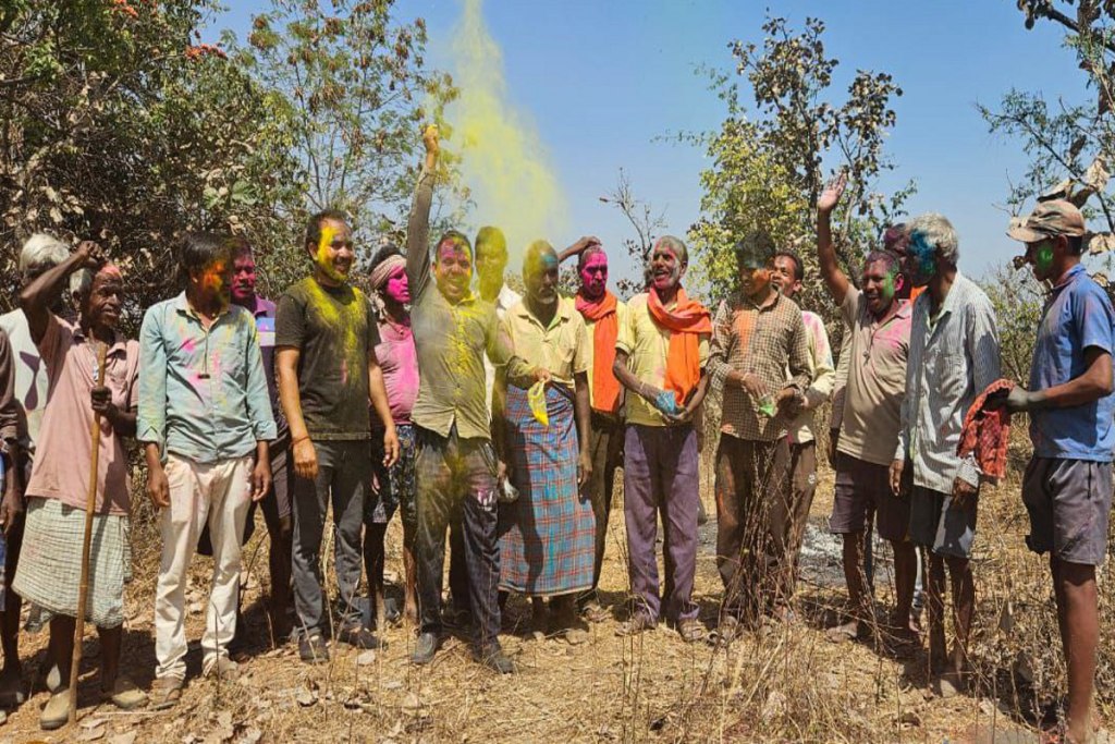 Holi unique tradition: इस डर से अमरपुर के लोगों ने 5 दिन पहले ही खेल ली होली, ये है मान्यता