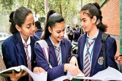 CBSE का छात्रों को होली गिफ्ट, 15 मार्च की परीक्षा नहीं देने वाले को एक और मौका
मिलेगा - image