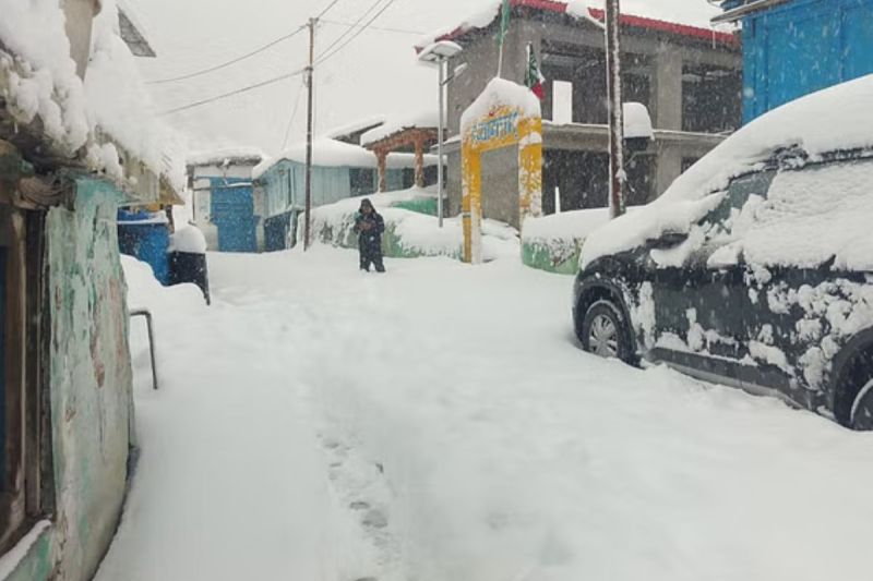 चमोली में आठवीं तक के स्कूल बंद