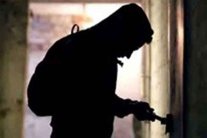 दो घरों में दिन दहाड़े चोरी! जेवरात सहित 84 हजार रुपए गायब, आरोपी गिरफ्तार