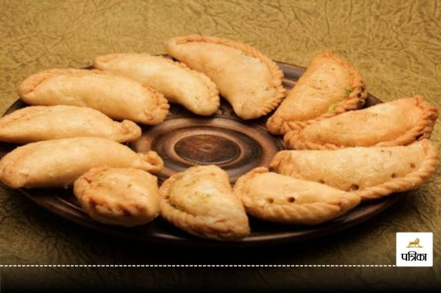 Coconut Gujiya