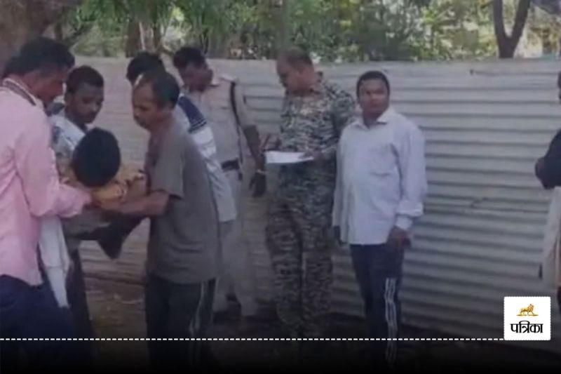 CG News: हत्या या आत्महत्या? पेड़ पर लटकता मिला ट्रैफिक पुलिस का शव, इलाके में फैली सनसनी