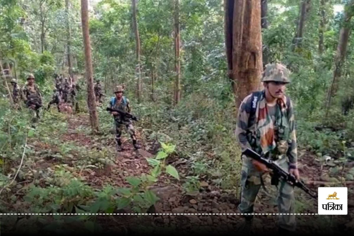 Sukma Encounter: सुरक्षाबलों और नक्सलियों के बीच मुठभेड़ में 2 नक्सली ढेर, भारी
मात्रा में हथियार बरामद