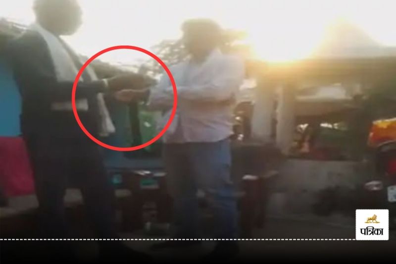 Bilaspur News: रिश्वत लेते हुए कैमरे में कैद हुआ पटवारी, जमीन ऑनलाइन चढ़ाने मांगे 60,000, किसान ने बनाया वीडियो फिर… मचा हड़कंप