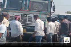 CG Road Accident: भीषण सड़क हादसे ने छीन ली जिंदगी, दो अलग-अलग घटनाओं में 3 लोगों
की मौत, पांच घायल - image