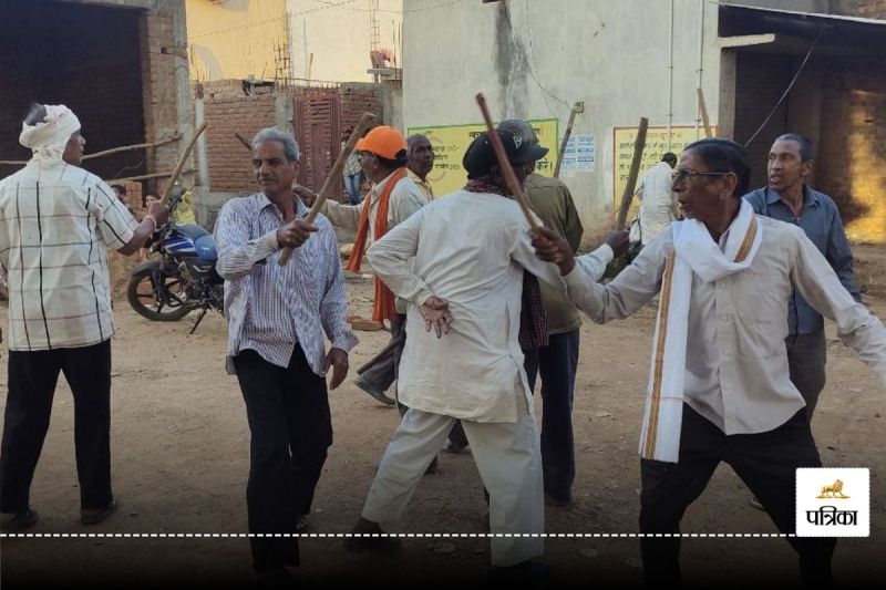 Holi 2025: इस गांव में होली पर किया जाता है अनोखा कुहकी नृत्य, 100 सालों से बुजुर्ग निभा रहे परंपरा, जानिए इसकी मान्यता?