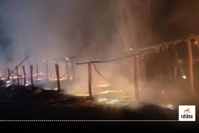 मैनपाट पर्यटन स्थल में लगी आग! दर्जन से अधिक दुकानें जलकर हुए राख, आखिर कौन जिम्मेदार? जाने..