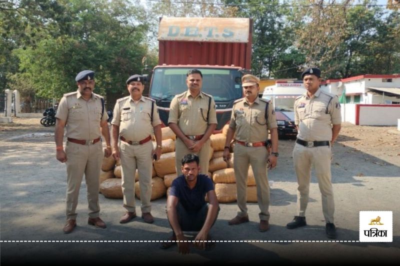 छत्तीसगढ़ में 1 करोड़ रुपये का गांजा जब्त, पैकेट खोला तो फटी रह गईं पुलिसवालों की आंखें, ट्रक से भेजा जा रहा था UP