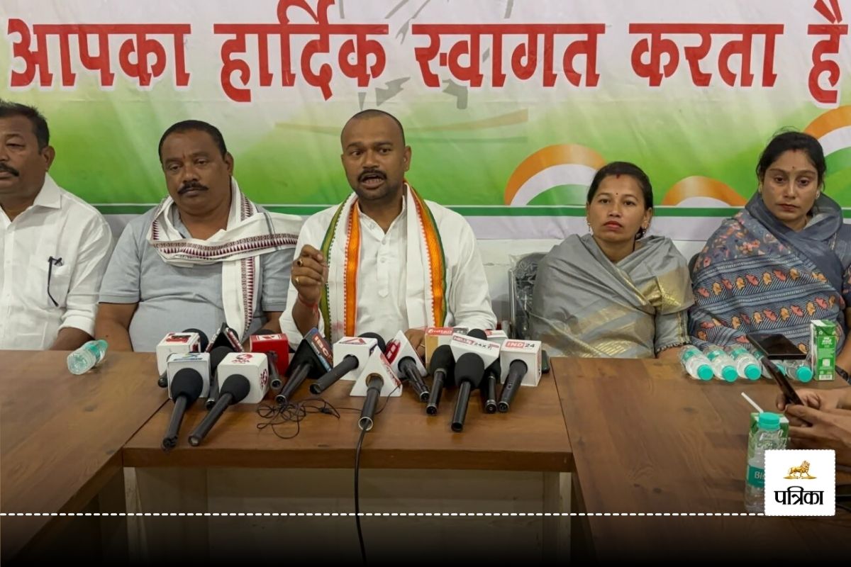 CG Politics: भाजपा साधू के वेश में बस्तर की जनता से कर रही खिलवाड़, फैला रही अशांति… इस मुद्दे पर कांग्रेस ने सरकार को घेरा