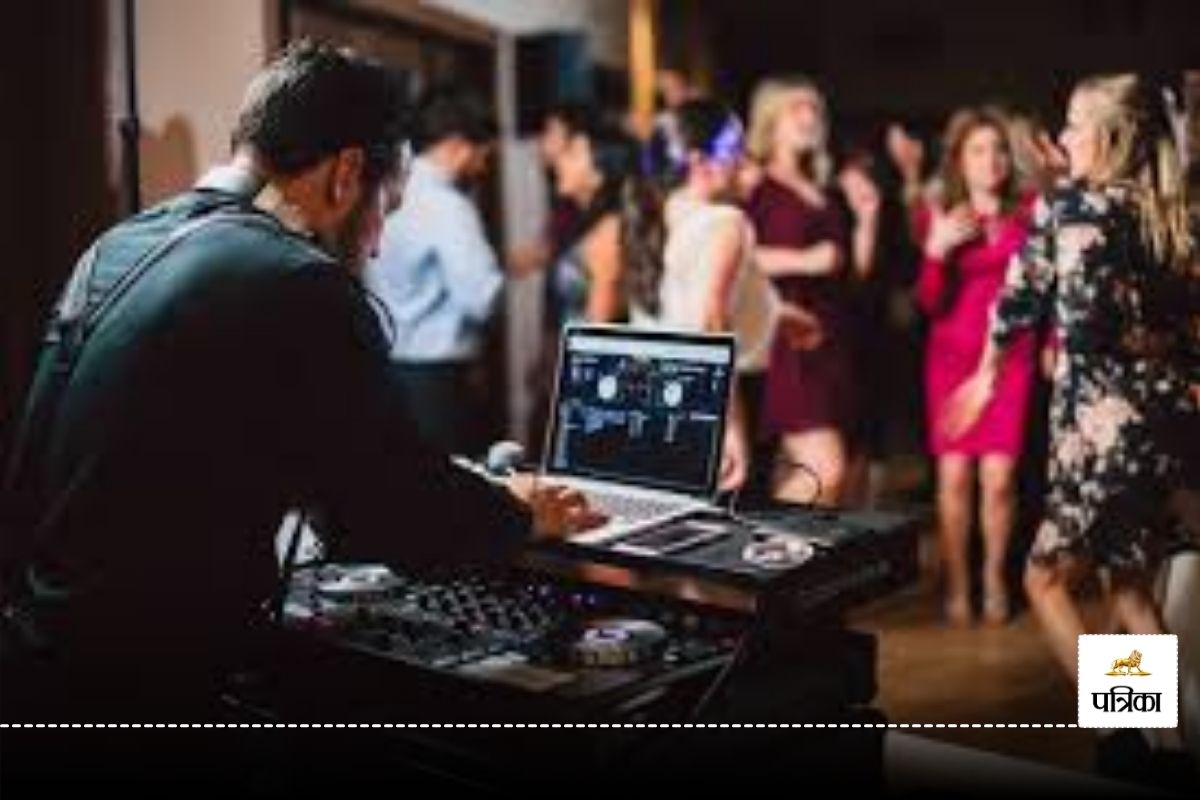 DJ
