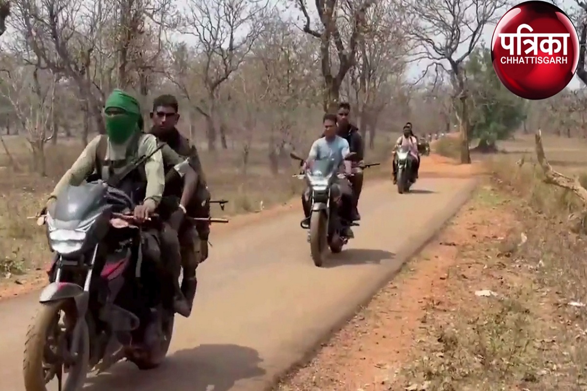CG Naxal Encounter : दंतेवाड़ा मुठभेड़ में ढेर नक्सलियों के शव लेकर लौटे जवान