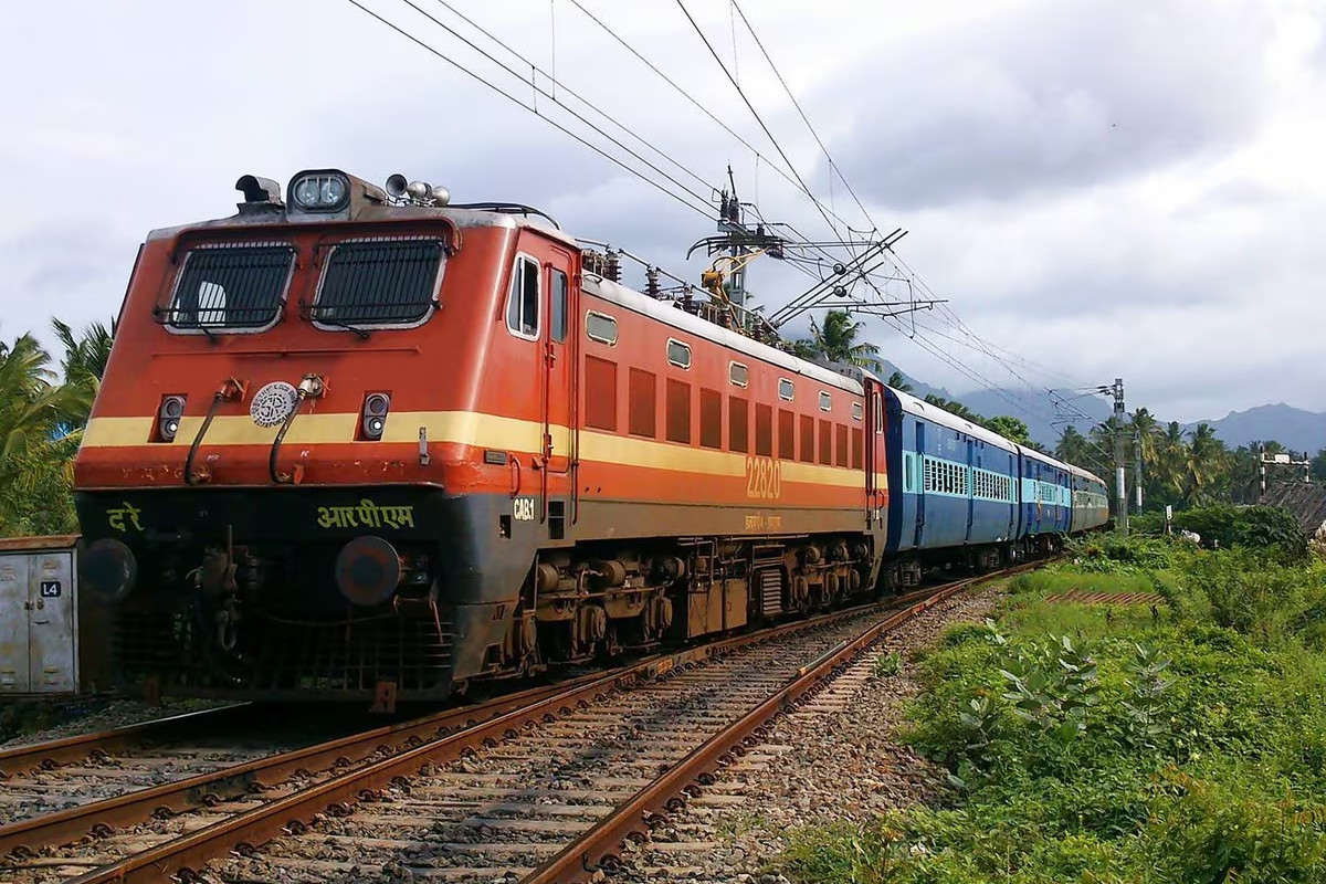 Daurai-Tanakpur Express