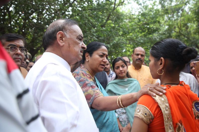 Fire in Anand Vihar Seva Basti: अग्निकांड में मृतकों के परिजनों को 10-10 लाख रुपये मुआवजा, सीएम रेखा गुप्ता ने किया ऐलान