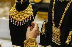 Gold Rate: सोना-चांदी की कीमतों में ऐतिहासिक उछाल, चांदी 1 लाख के पार, सोना हुआ
इतना - image