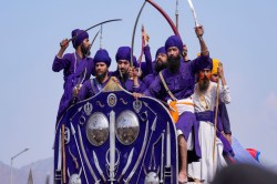 Hola Mohalla 2025: होला-मोहल्ला: सिख वीरता और सांस्कृतिक धरोहर का पर्व - image