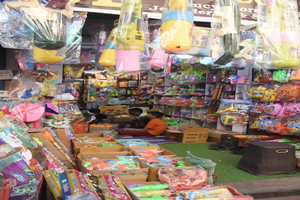 Holi Market
