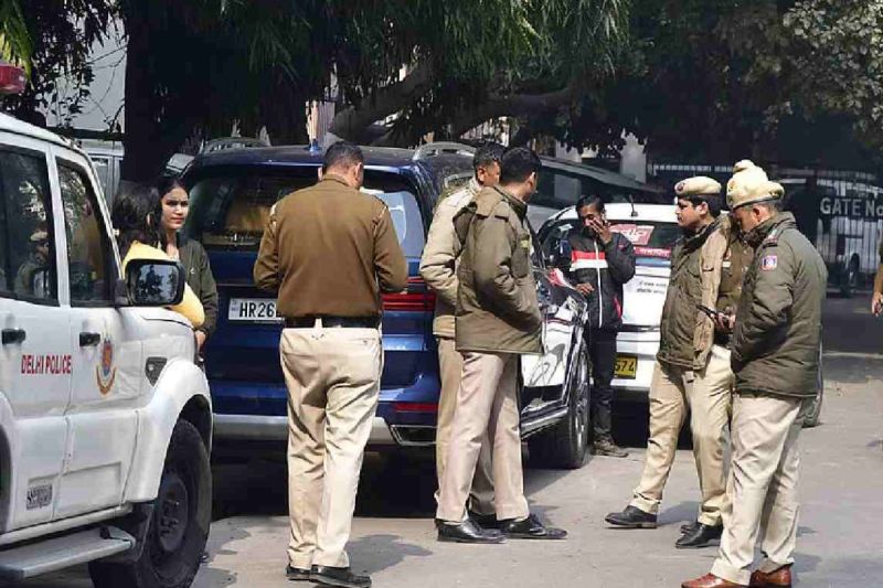 Husband Killed Wife: पत्नी का गला काटकर प्लास्टिग बैग में भरा शव, बेटी के साथ फरार...9 साल बाद ऐसे खुला राज