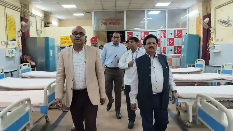 जिलाधिकारी को सर्जिकल वार्ड खाली मिला