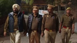 प्रेमी के साथ भागी बहन को भाई से बात करना पड़ा महंगा, पुलिस के पहुंचने के पहले
की आत्महत्या - image