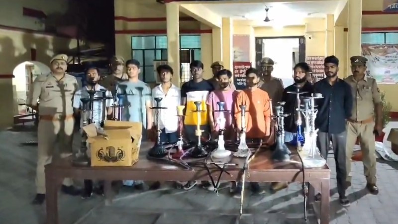 हुक्का बार पकड़ा गया