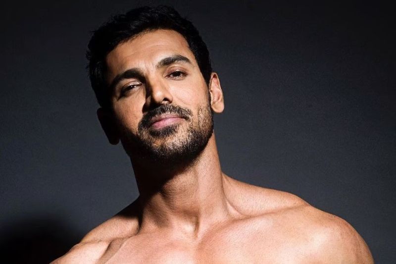 john-abraham-best-kiss-shah-rukh-khan-pathaan-diplomat-boxoffice