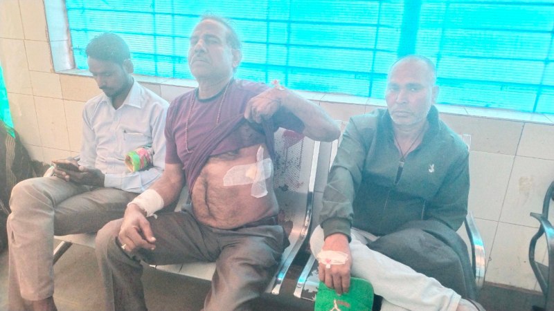 yatriyon ke sath loot