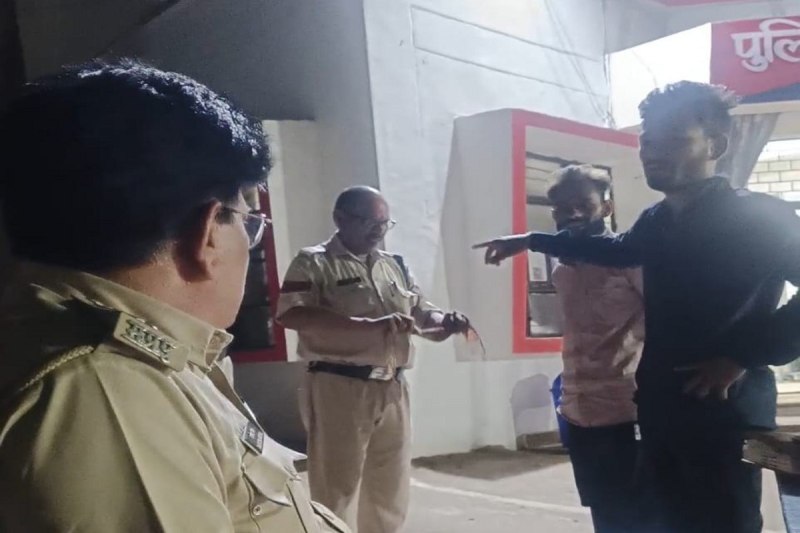 Fraud of seven lakh rupees