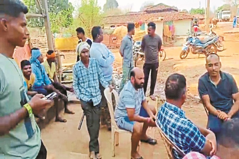 CG News: अफसर बेखबर... चोरी की रेत ले जाते 6 हाइवा ग्रामीणों ने पकड़ा, धड़ल्ले से अवैध उत्खनन जारी